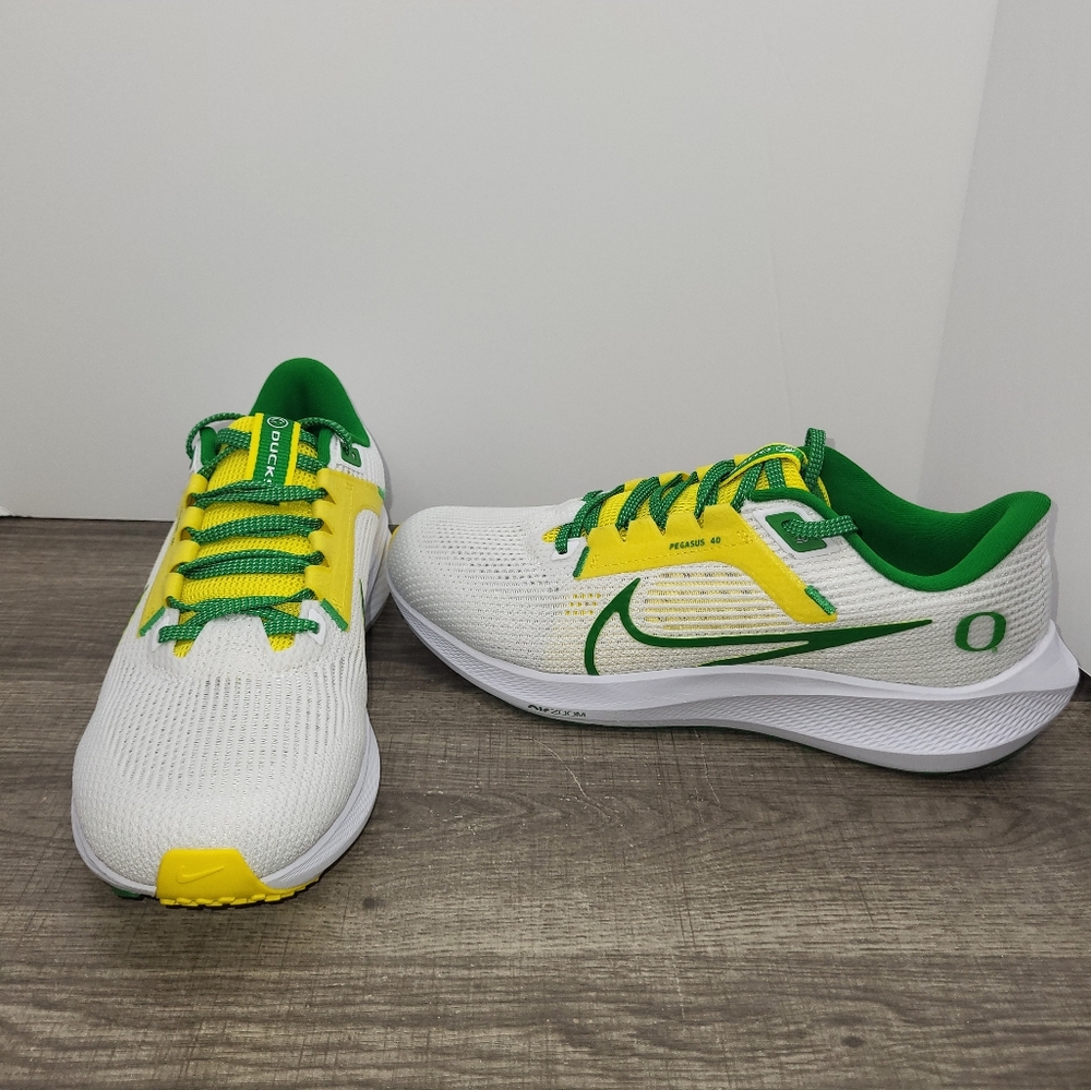 Nike Air Pegasus 40 Oregon Ducks Green White Yellow DZ5979-100 Men's Size 8.5